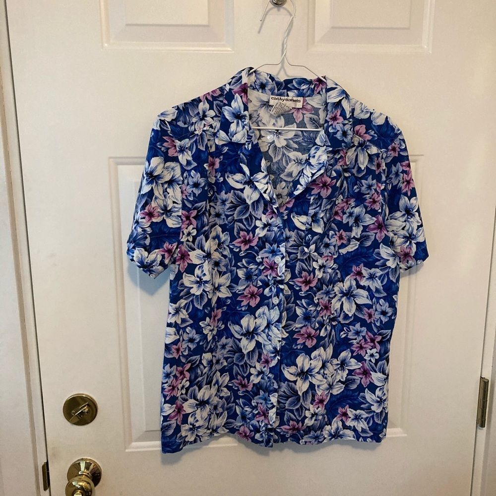 Cathy Daniels short sleeve shirt size L